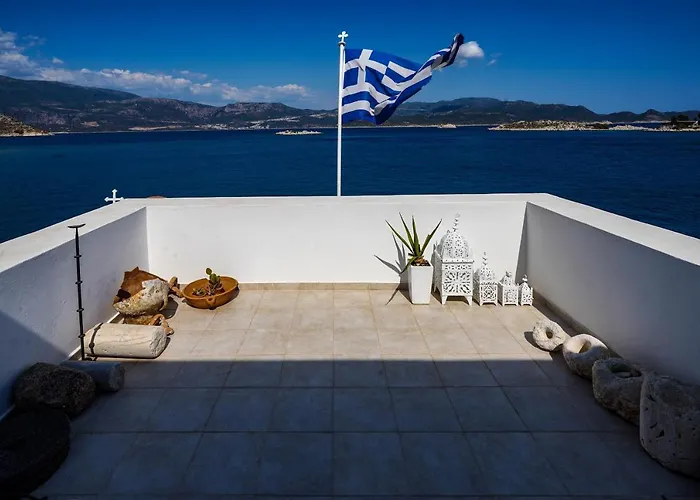 The Admiral's House Kastellorizo فيلة *